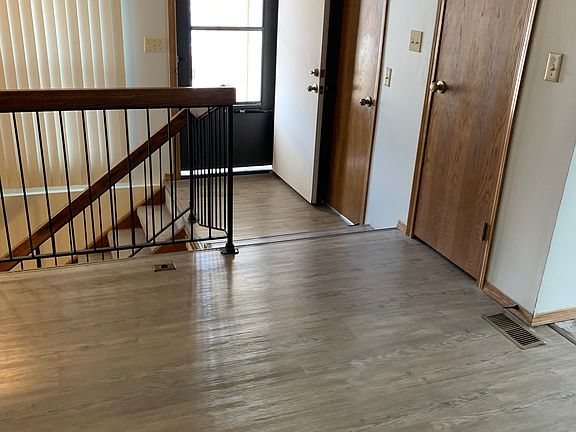 4th image of 8609 E Parkmont Dr