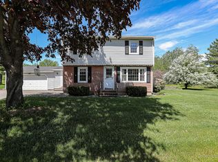33 Gilbert St, Orono, ME 04473
