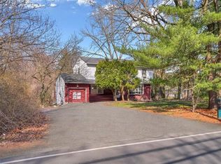 288 Saddle River Rd, Airmont, NY 10952