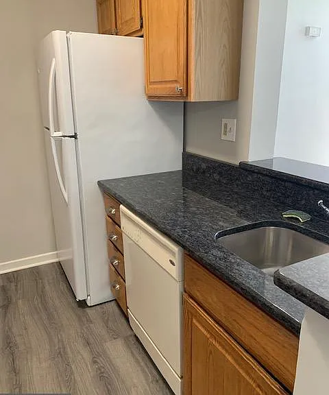 805 Augusta Cir — Photo 14