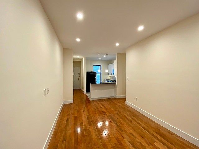 1st image of 3116 32nd St APT 1B
