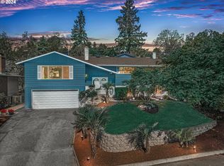 7575 Ridgewood Dr, Gladstone, OR 97027