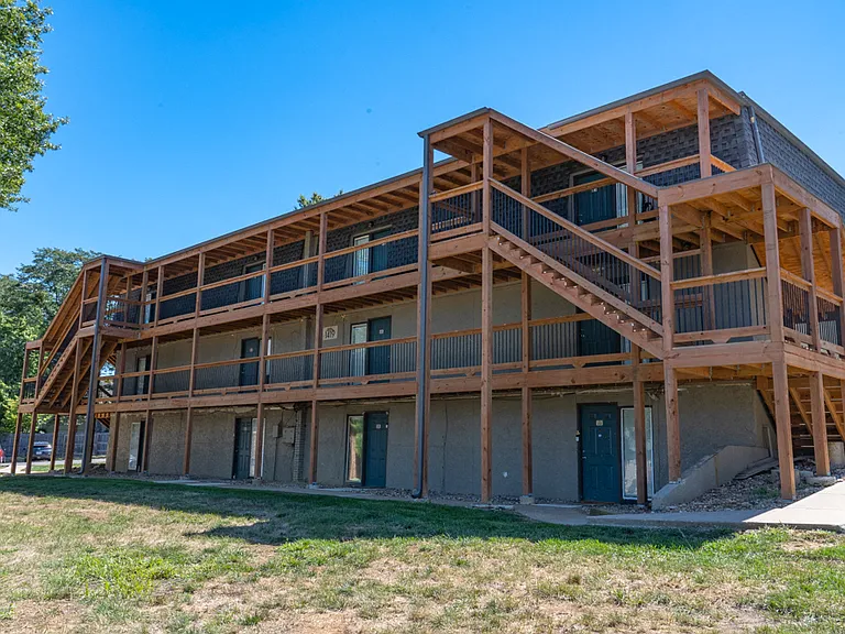 The Oaks — Photo 19