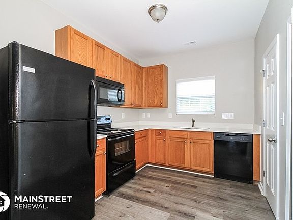 5th image of 2104 Lauren Woods Dr