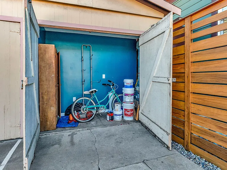 2235 Polk Ave — Photo 23