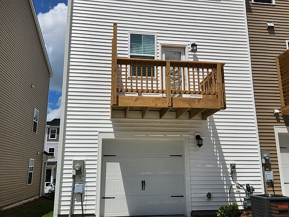 2nd image of 4006 Silver Oak Ln