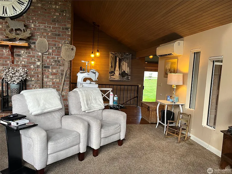 615 Arrowhead Rd — Photo 35