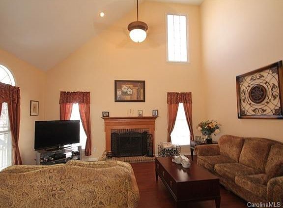 5th image of 119 High Sail Ct