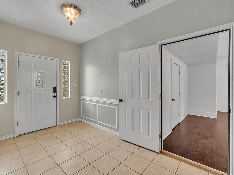 162 Whiteley Dr — Photo 22
