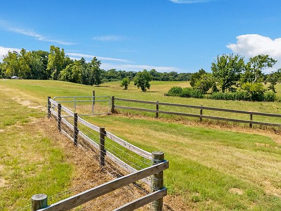 2nd image of 15239 Battle Rd