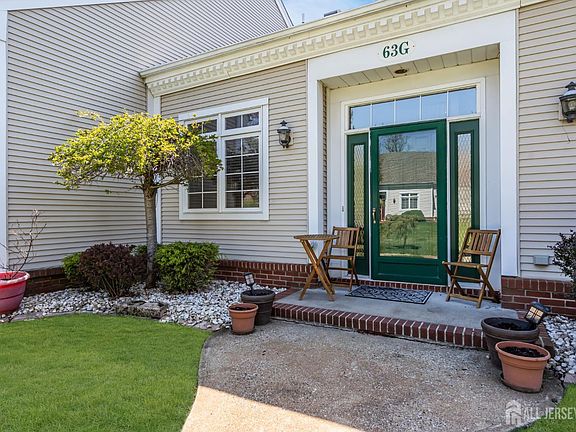 3rd image of 63 Winthrop Rd #G