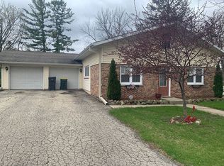 522 W State St, Fox Lake, WI 53933