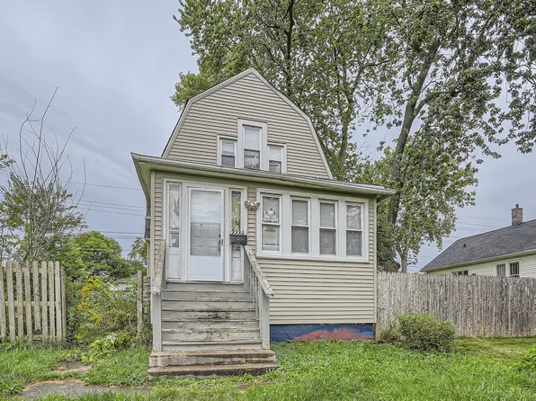 2234 Hervey Ave, North Chicago, IL 60064