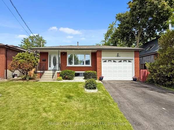 1304 Wharf St, Pickering, ON L1W 1A4