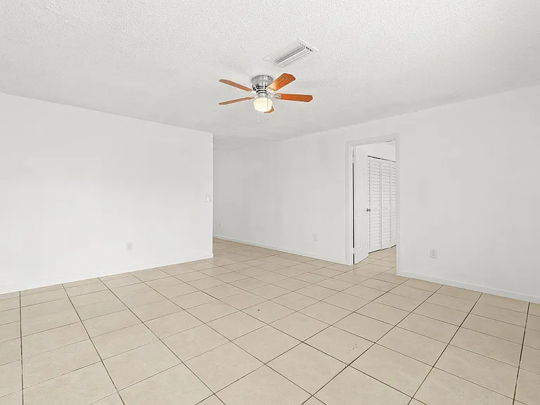 4790 Gulfstream Rd — Photo 9