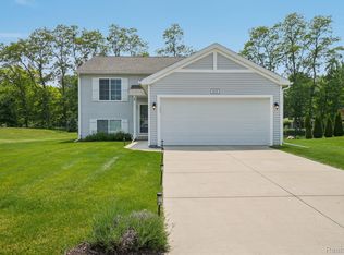 1055 Kenny Brook Ln, Howell, MI 48843