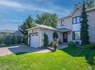 163 Ross Ln, Oakville, ON L6H 5K3