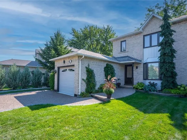 163 Ross Ln, Oakville, ON L6H 5K3
