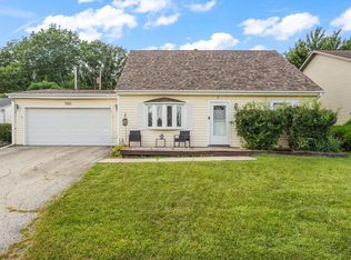 389 Rainier Rd, Valparaiso, IN 46385