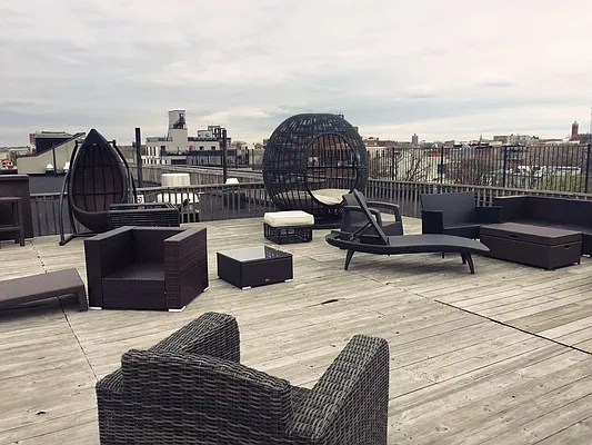 Rented by Manhattan Management LLC | media 66