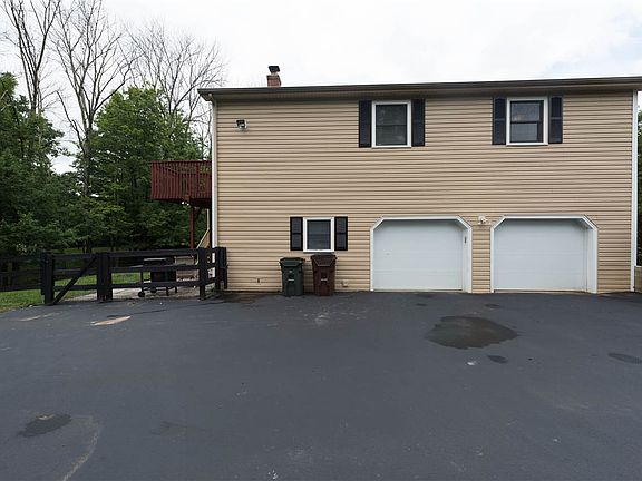 5th image of 1851 Harmony Hill Dr