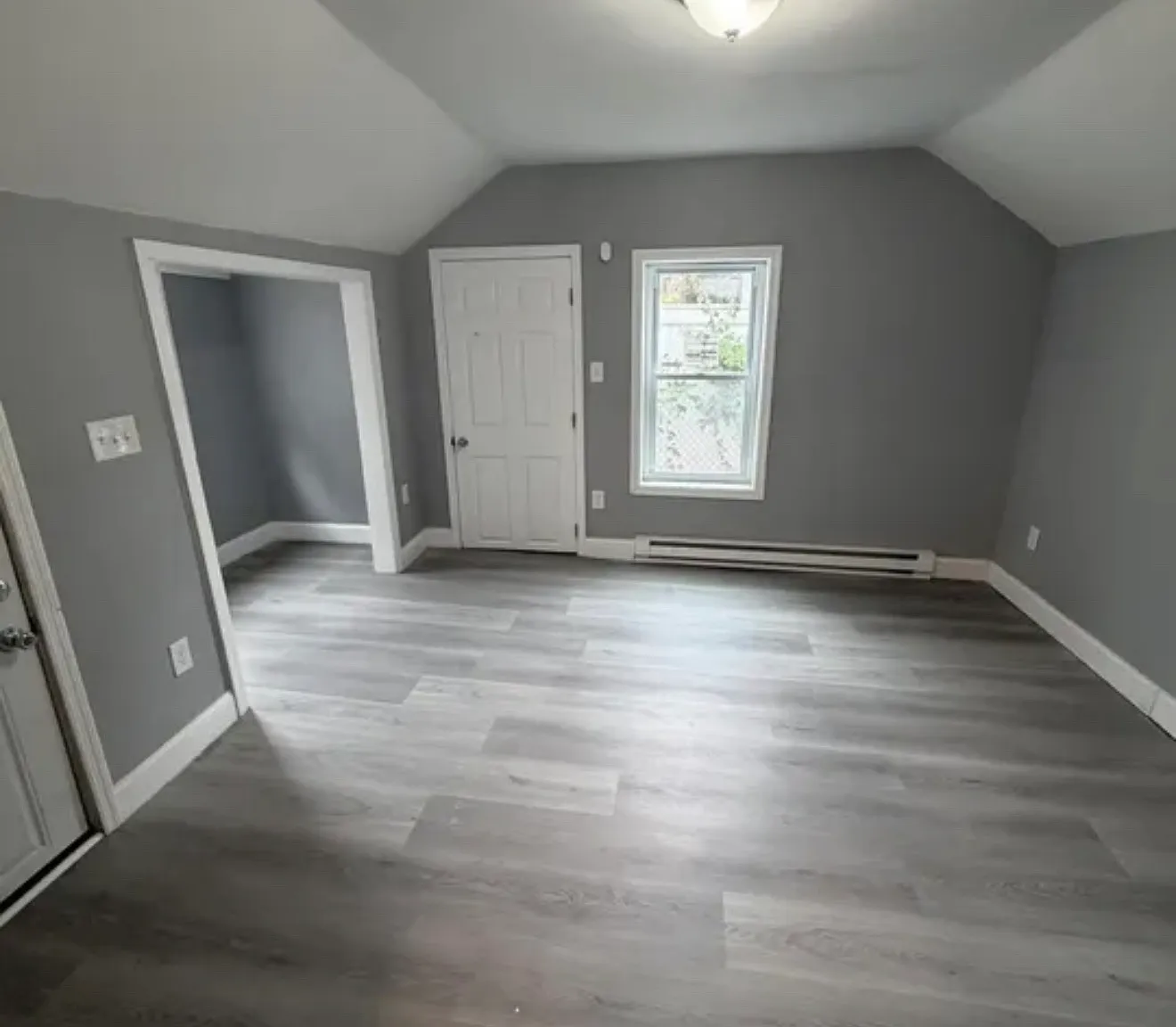 4 bed, 1176 sqft, $1,900 — Photo 3