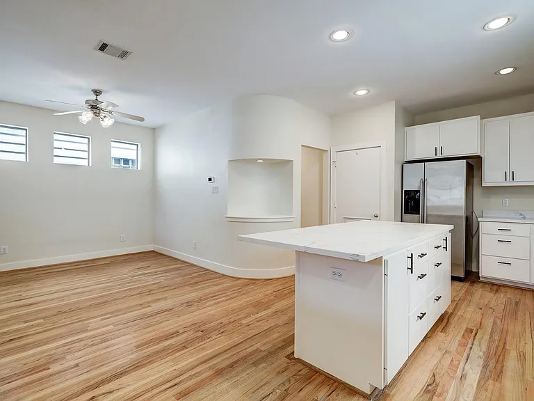 2705 Rutland St #B — Photo 8