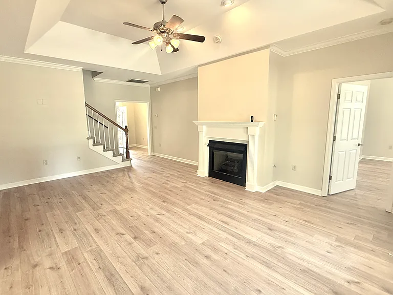 335 Pine Loop Cir — Photo 4