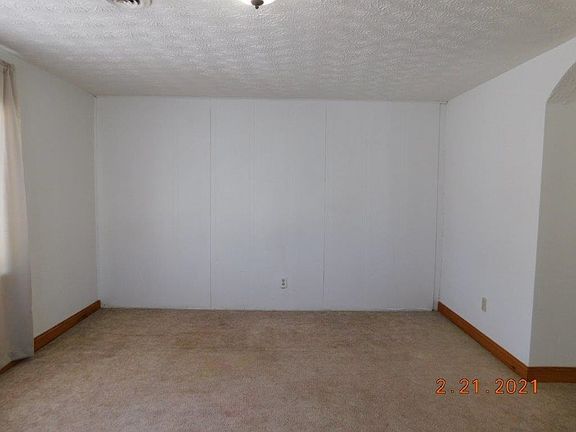 3rd image of 720 S Tabor Ave