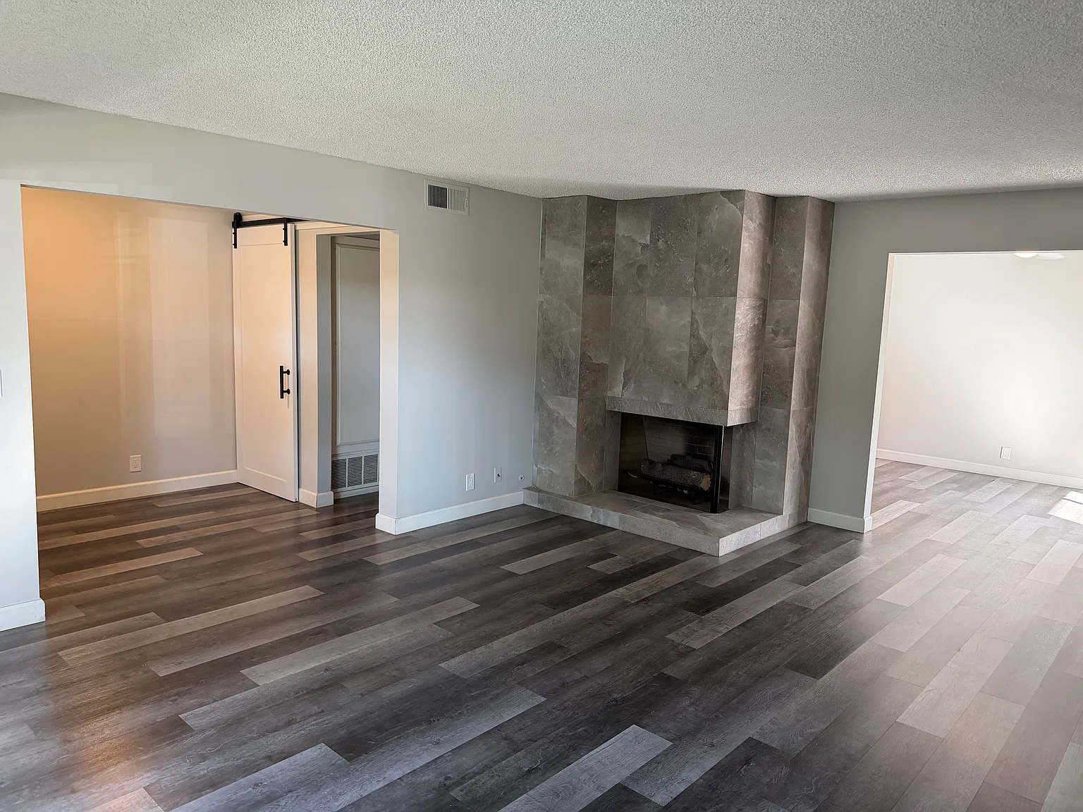 3 bed, 1700 sqft, $3,325 — Photo 4