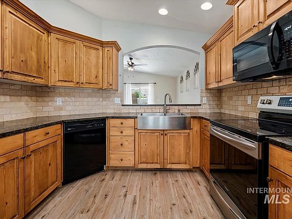 5th image of 940 S Prospect Peak Way