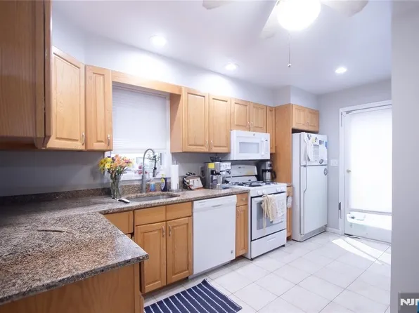 125 Fairview Ave, Bogota, NJ 07603