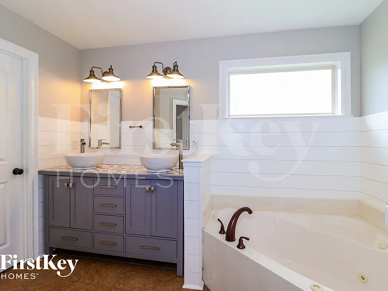 170 Southwind Dr — Photo 11