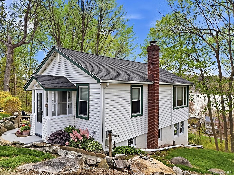 1st image of 77 Montrose Drive