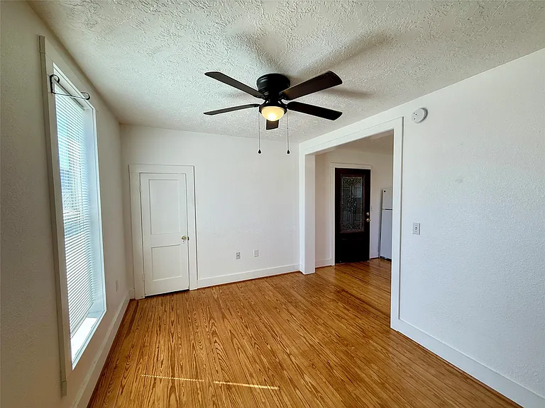 232 S Tesch St #236 — Photo 8