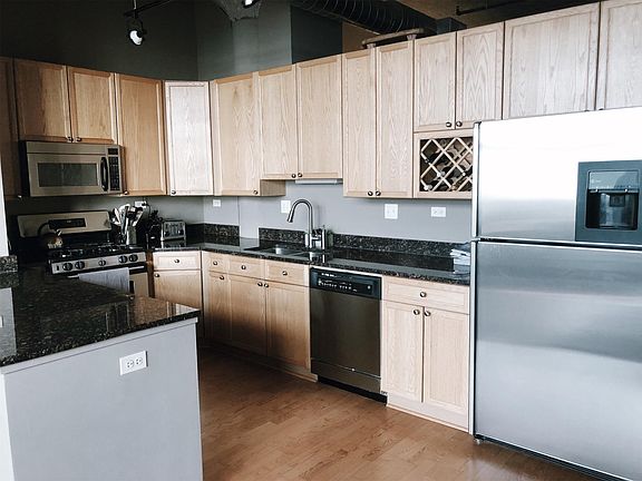 2nd image of 900 N Kingsbury St APT 840