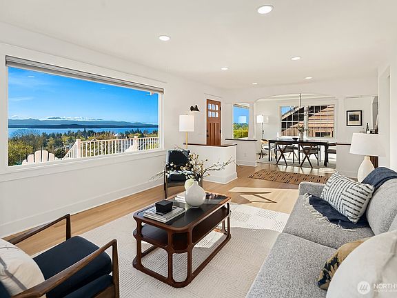 4th image of 6746 41st Avenue SW