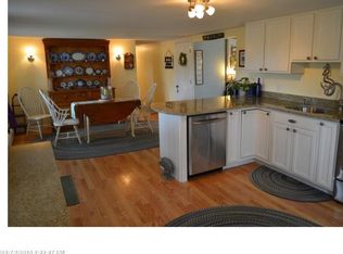 60 Ross Rd, Kennebunk, ME 04043