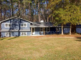 160 Lakeview Dr, Whispering Pines, NC 28327