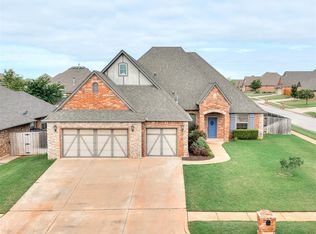 601 Dayton Cir, Moore, OK 73160