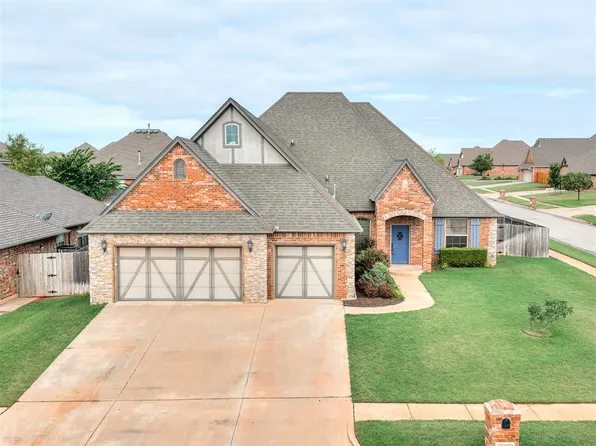 601 Dayton Cir, Moore, OK 73160