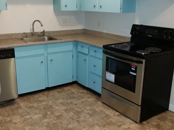 21 Chapel Hill Dr APT 9, Plymouth, MA 02360