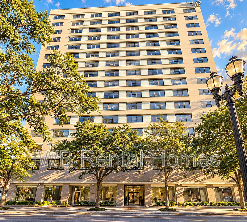311 W Ashley St #903
