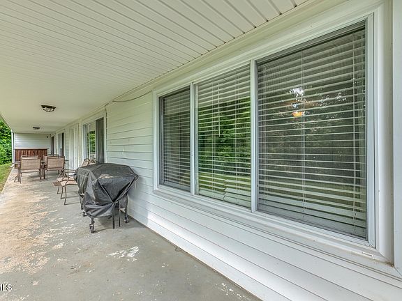 3rd image of 124 Tolley Ln