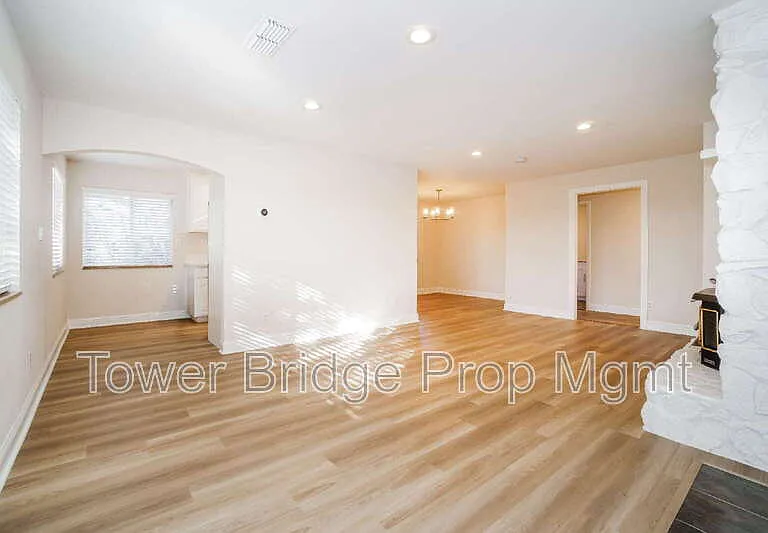 737 Cresta Ct — Photo 5