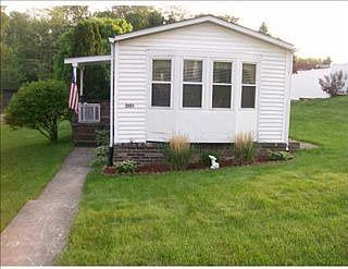1st image of 2004 Foxwood Dr