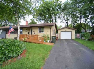 910 Pine St, Sun Prairie, WI 53590