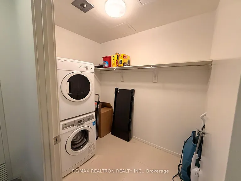 1 Bloor St E #12 — Photo 12