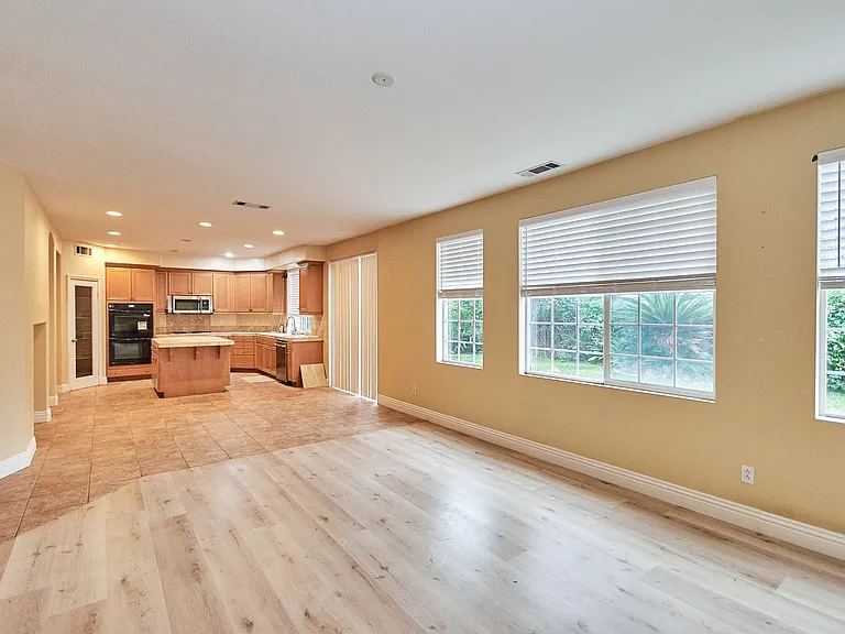 7238 San Carmela Ct — Photo 11