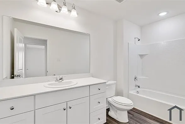 795 Yorkshire Dr — Photo 10